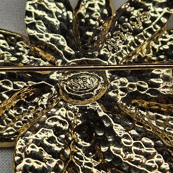 SFJ & LIA 2pc Set Earrings Brooch Vintage Poinsettia Gift Bow Red Enamel - Picture 6 of 12